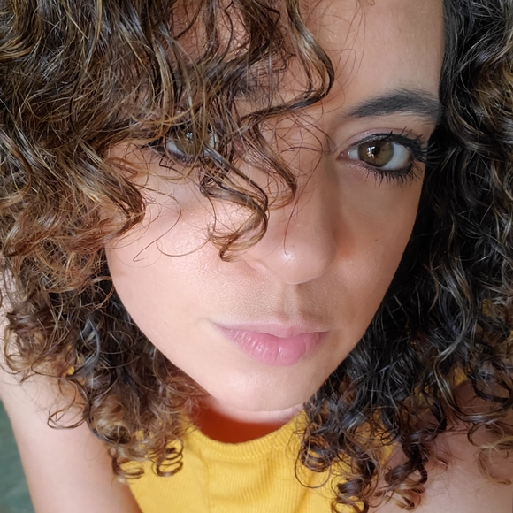 Meet your Posher, Kristy - Picture 2 of 12